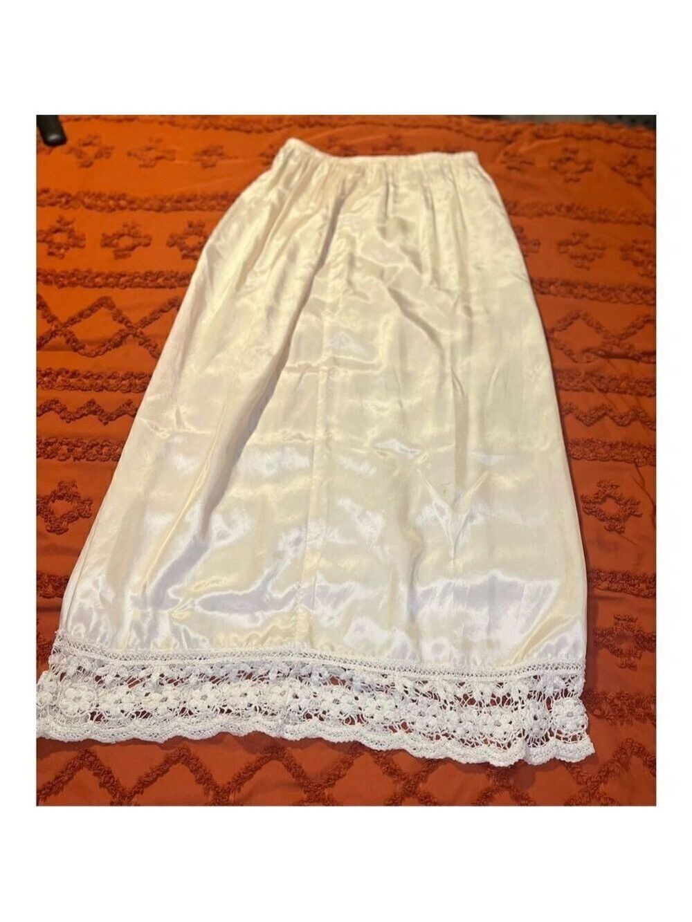 New Frontier Slip. Shiny heavy silky feel. USA. Sz. Large - Picture 1 of 16
